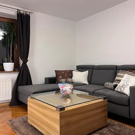 Spacious In The Heart Of Apartment *