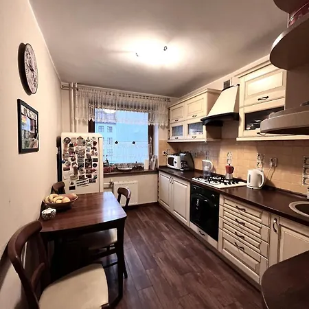Spacious In The Heart Of Apartment *