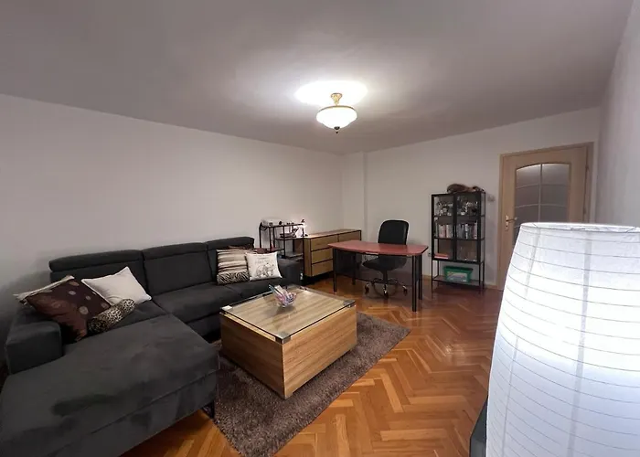 아파트 Spacious In The Heart Of